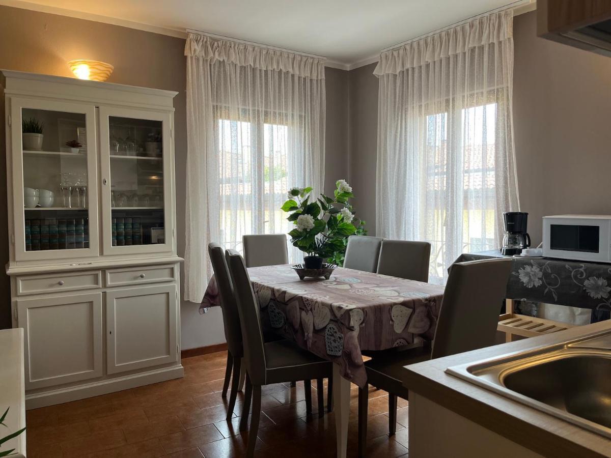 Anfite Apartments Aleardi Peschiera del Garda Bagian luar foto