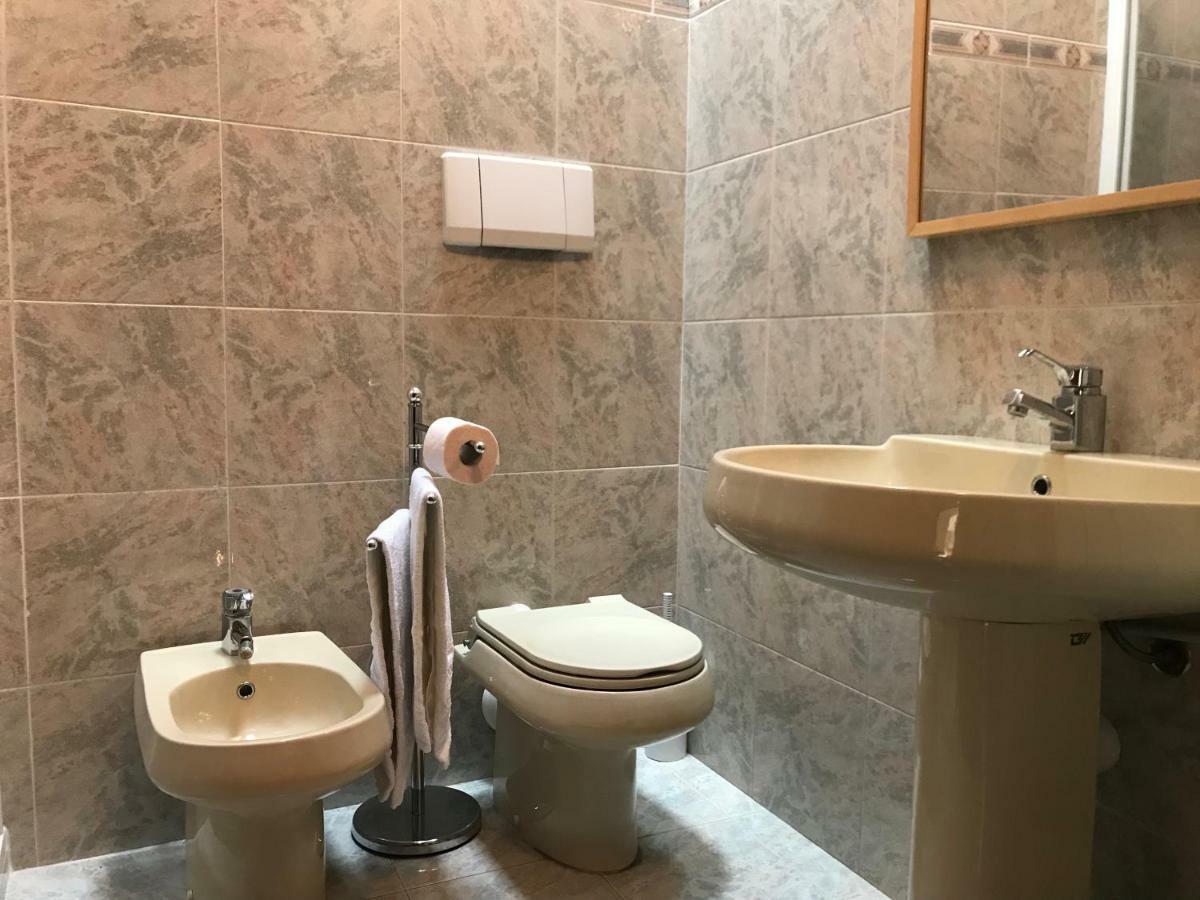 Anfite Apartments Aleardi Peschiera del Garda Bagian luar foto