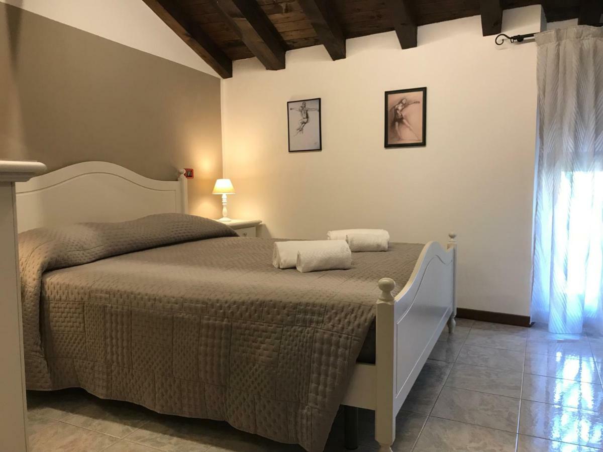Anfite Apartments Aleardi Peschiera del Garda Bagian luar foto