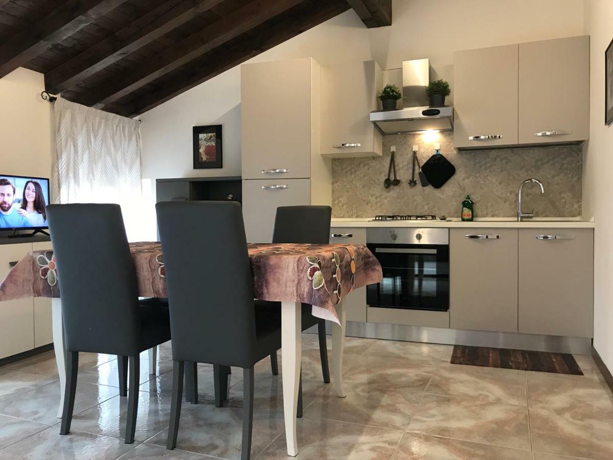 Anfite Apartments Aleardi Peschiera del Garda Bagian luar foto