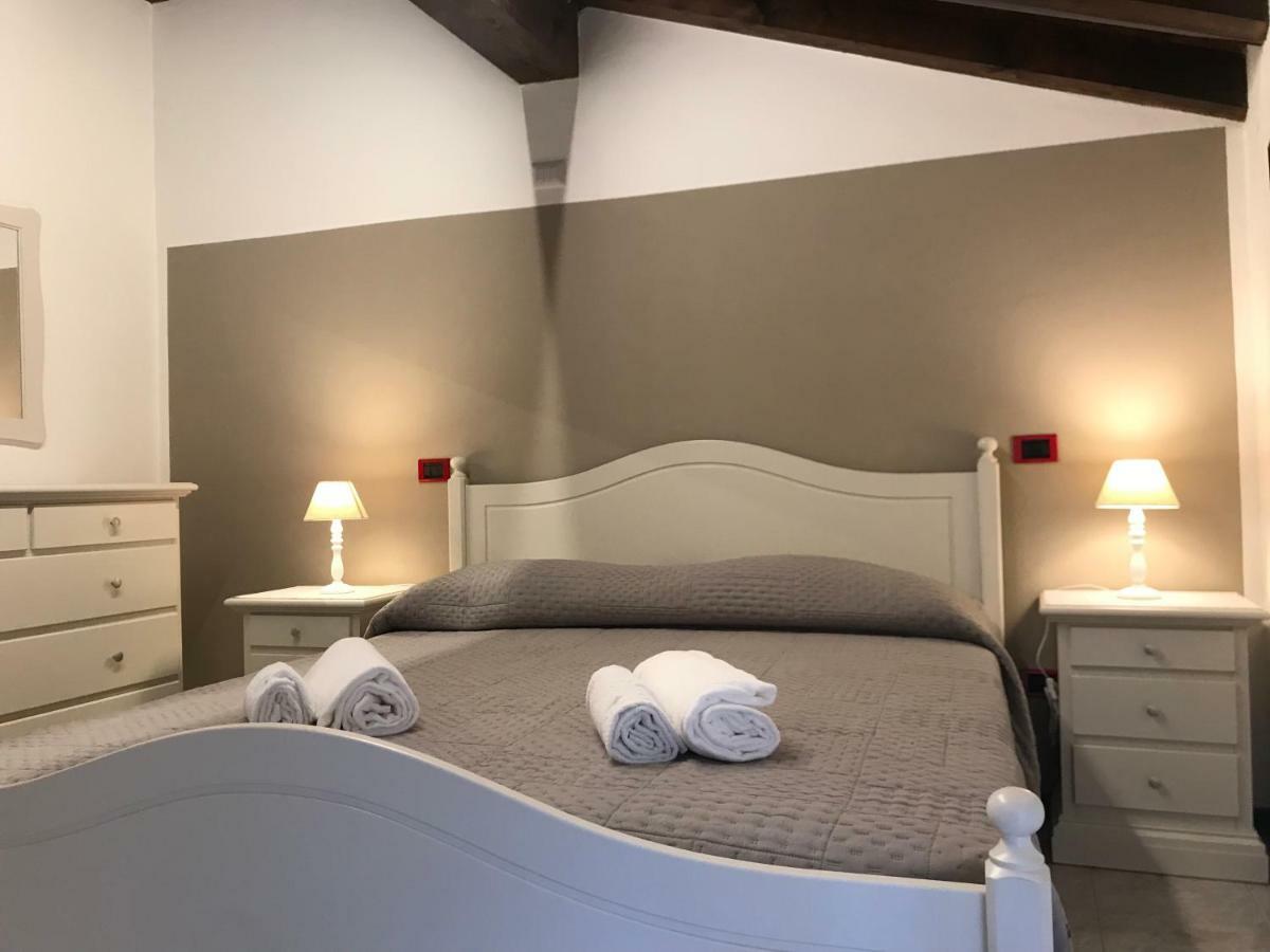 Anfite Apartments Aleardi Peschiera del Garda Bagian luar foto