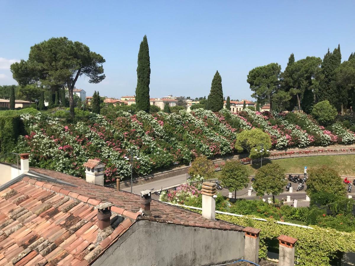 Anfite Apartments Aleardi Peschiera del Garda Bagian luar foto